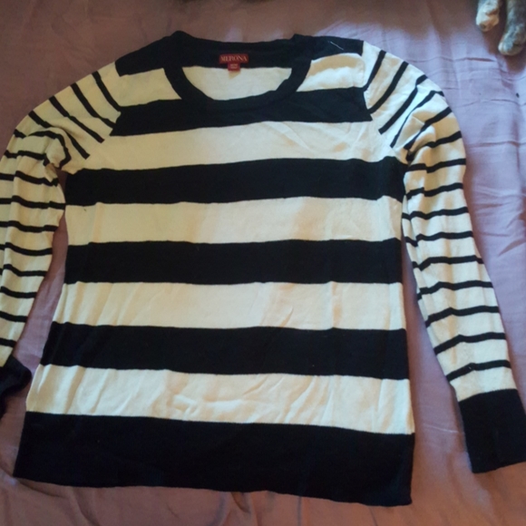 Sweater - Picture 2 of 2